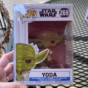 FUNKO POP STAR WARS YODA!